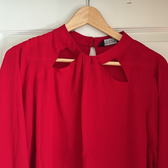 Dorothy Perkins red blouse - Picture 2 of 5